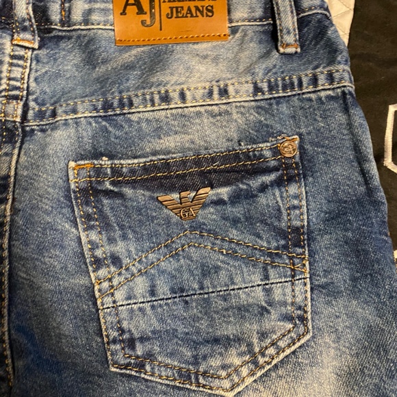 Boys Armani shorts - Picture 2 of 4